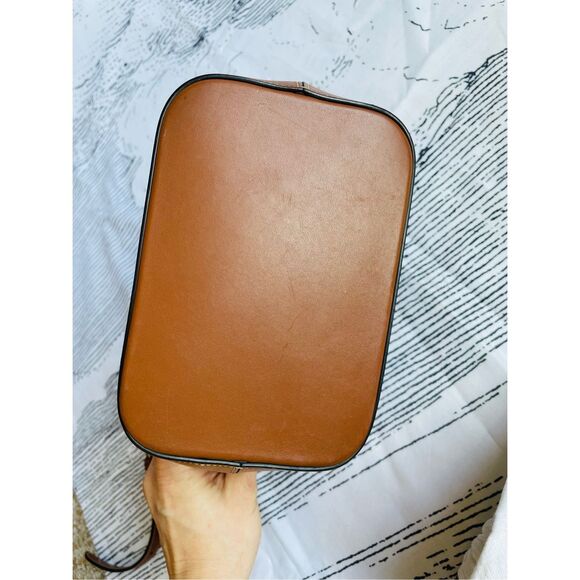 Celine Cuir Triomphe Small Calfskin Leather Bucket Crossbody Bag - Picture 5 of 12